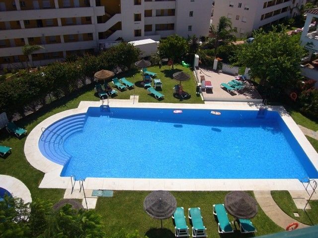 Apartment - Lovely spacious 1st floor.. - 2