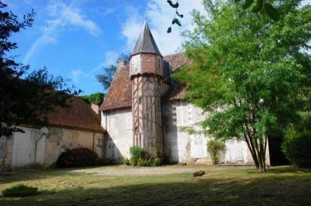 6 bedroom Manor House For Sale: 41200..