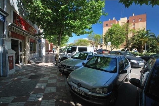 Commercial - Marbella. Trapiche. Urb...