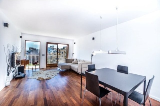 Completely renovated penthouse.. - 2