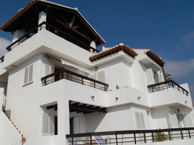 3 Bedroom Semi Detached Villa with..