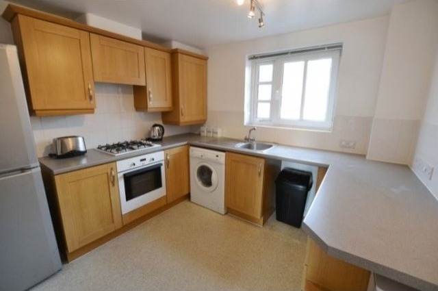 2 Bed Flat/Apartment To Let in..