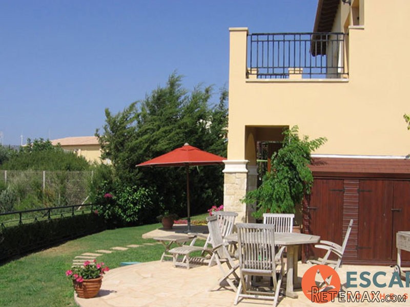 Luxury Apartment In Theseus Village - 2