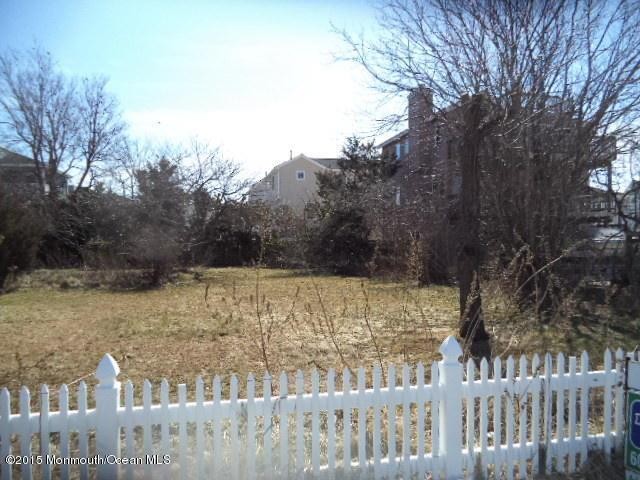 Land For Sale: 411 S Bay Avenue Beach..