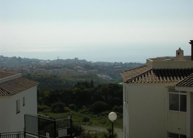 2 Bed Apartment for sale in Calahonda - 2