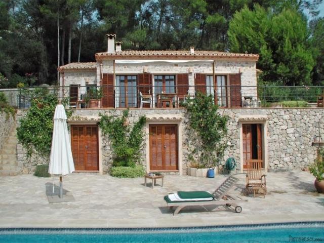 Charming country house in a quiet..