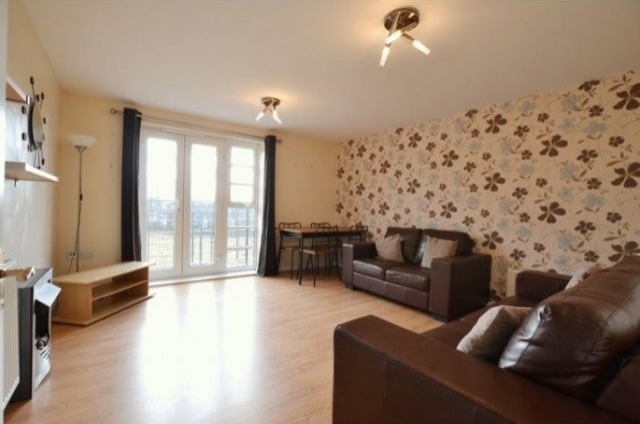2 Bed Flat/Apartment To Let in.. - 2