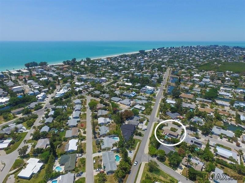 3 bedroom House For Sale: 501 71st St.. - 2