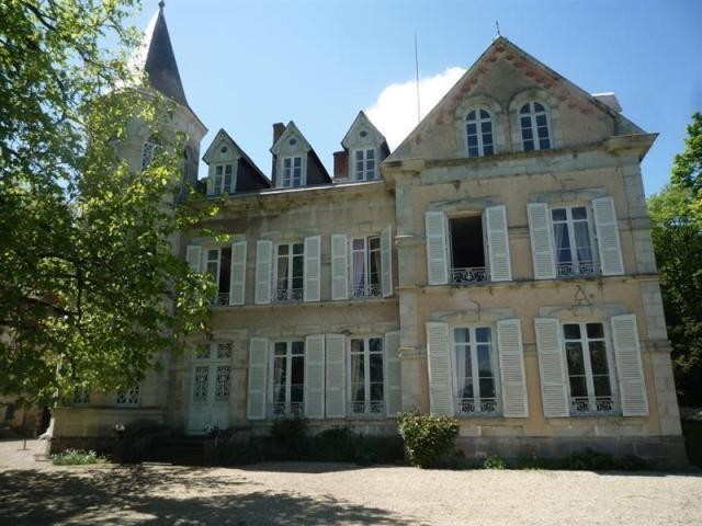 9 bedroom Castle For Sale: 63120.. - 2