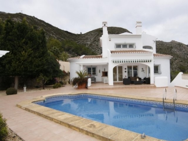 3 Bedrooms - Villa - Alicante - For Sale