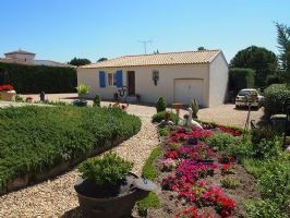 Nice Single Storey Villa With Pool - 2