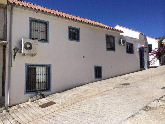 Town House - A huge property with sea.. - 2