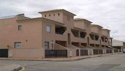 A 3 BED APART 600 METRES TO THE BEACH