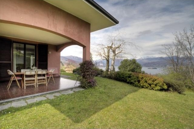 5 bedroom Villa For Sale: Stresa, IT