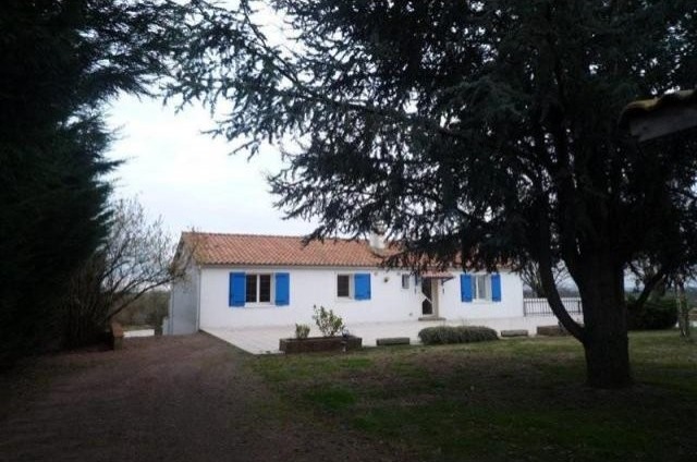 6 bedroom House For Sale: 79000 DANS LE..