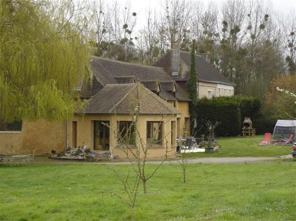 House - Centre - For Sale