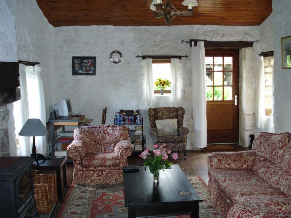 Charming property just to modernise.. - 2