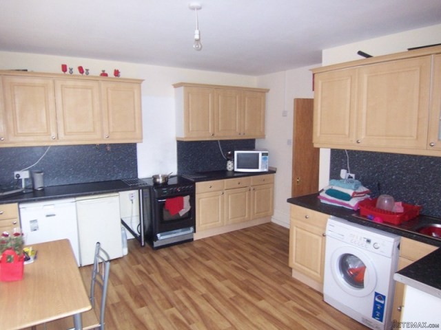 2 bedroom flat in SHEERNESS - 2