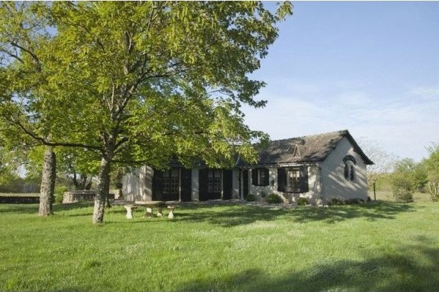 Immaculate Country Home In Landscaped.. - 2