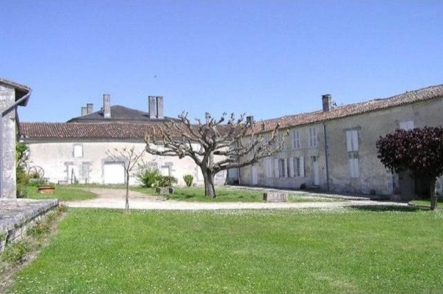 6 bedroom Character For Sale: 16000..