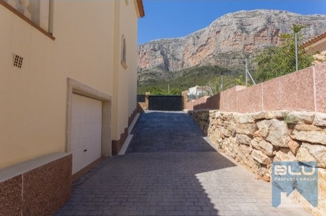4 Bedroom Villa in Javea - 2