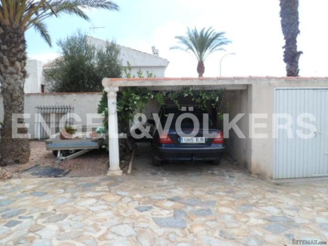 Villa very well located with a great.. - 2