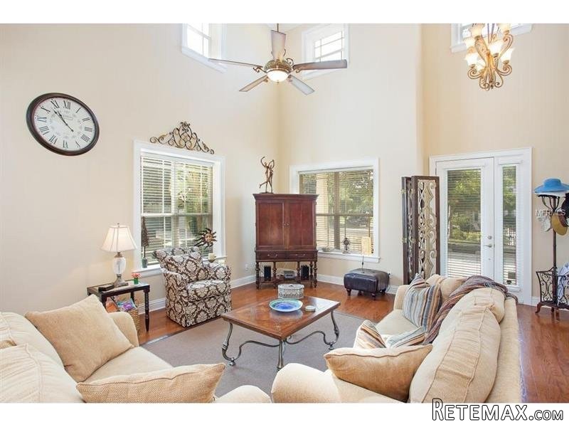 4 bedroom House For Sale: 1757 Mckenzie.. - 2