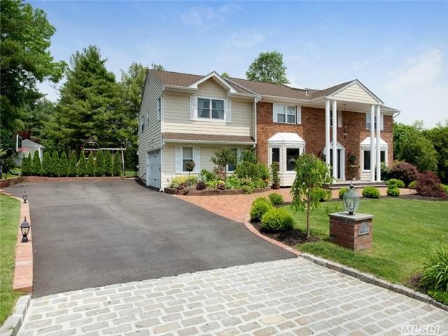 1 Horsemans Ln Muttontown, NY 11791 - 2