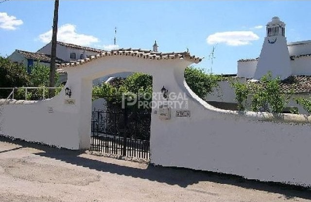 Farm with 16,012 m2 Land and 550m2 of..