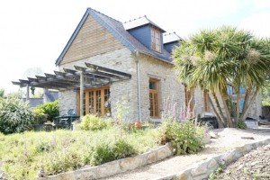 Stunning & Attractive Detached House - 2