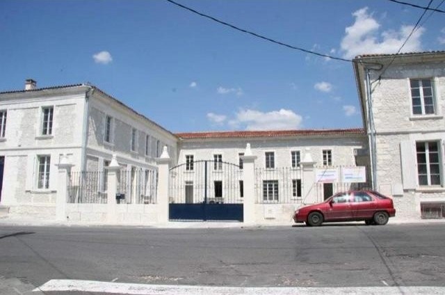 Character For Sale: 16000 CHARENTE