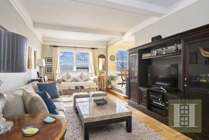 3 bedroom Apartment For Sale: 360..