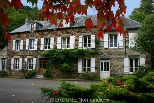 9 bedroom Character For Sale: 61800..