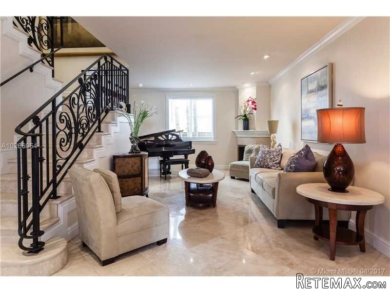 5 bedroom House For Sale: 7831 SW 48 Pl