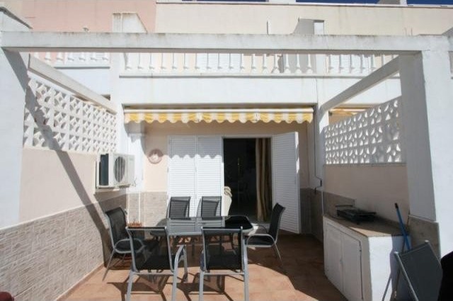 2 Bed 2 bath Town house within walking..