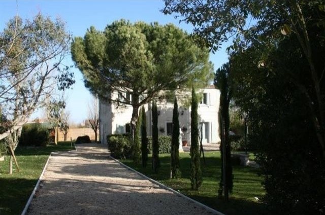 4 bedroom House For Sale: 17000 LA..