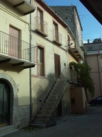 Townhouse in a fabulous location. - 2