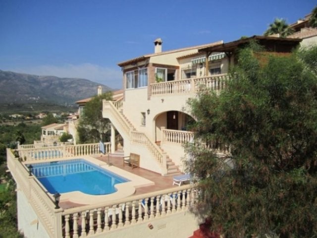 5 Bedrooms - Villa - Alicante - For Sale