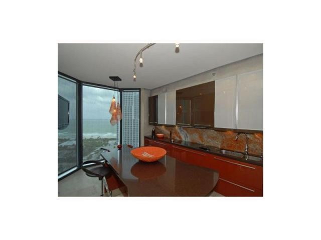2 bedroom Flat For Sale: Miami Beach.. - 2