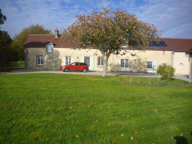 Longere in Rural Setting, Close to Town