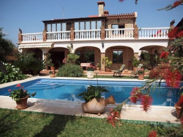 Villa for Sale in Benajarafe 1.495.000..