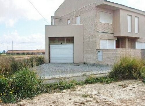 A 2 BEDROOM APARTMENT