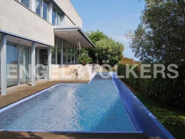 Minimalist with views to Barcelona Coast