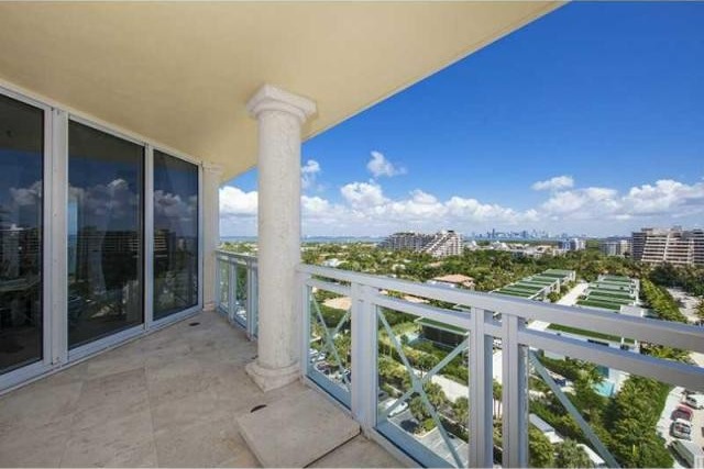 3 bedroom Flat For Sale: 430 GRAND BAY..