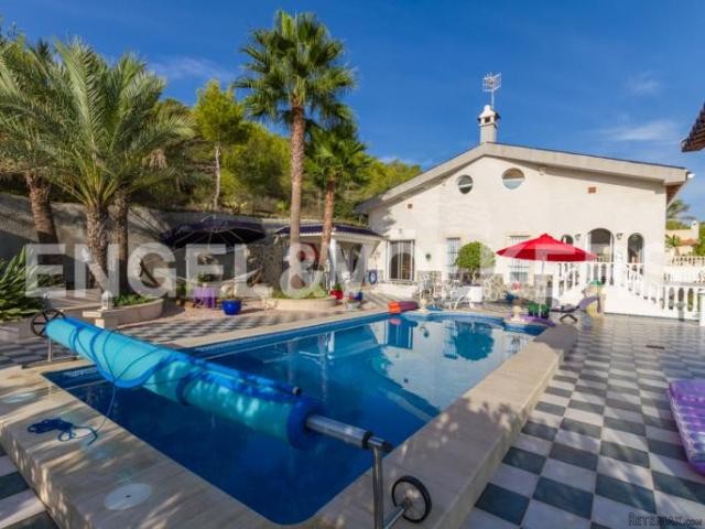 Reduced!-INCREDIBLE VILLA LOCATED IN.. - 2