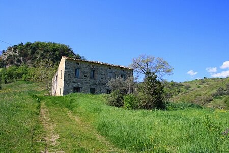 Stunnning detached stone property with..