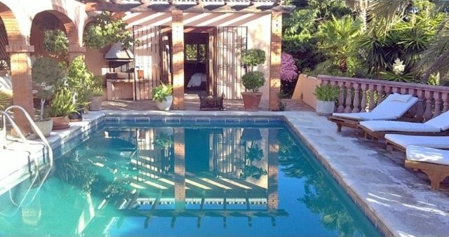 Villa for sale in Las Brisas, Marbella..