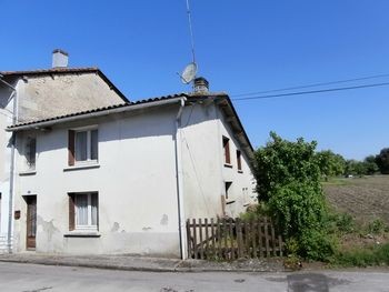 House To Modernize With Garden On 353m2