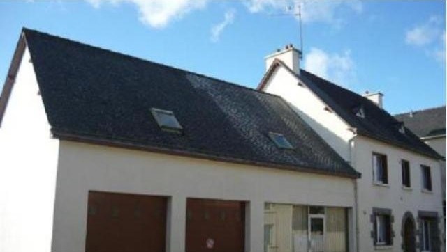 3 Storey House In Heart Of Village - 2