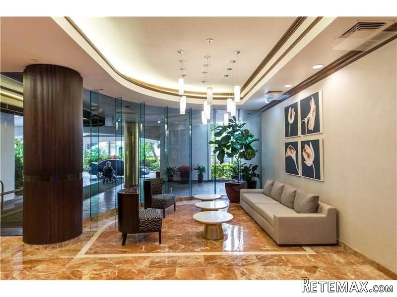 2 bedroom Flat For Sale: 3610 Yacht..